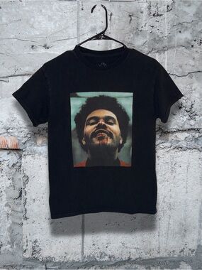 Black Graphic Short Sleeve Tee with Photographic Print